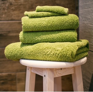 Do you know where there\'s a store that sells towels?